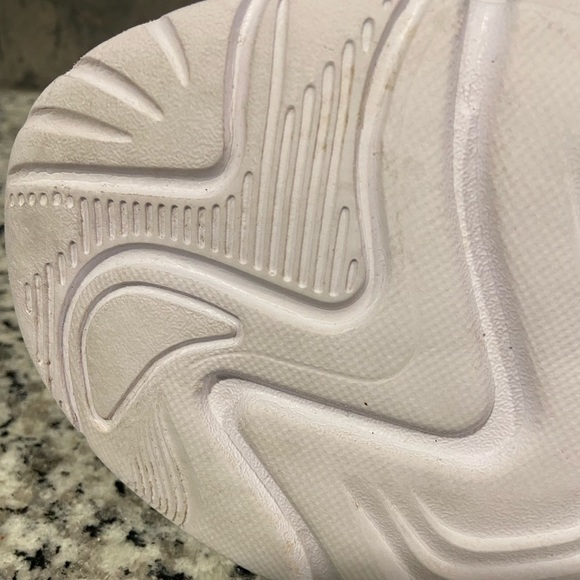 Nike Training Women’s Tennis Shoes - size 7 - Black and White - Picture 10 of 10